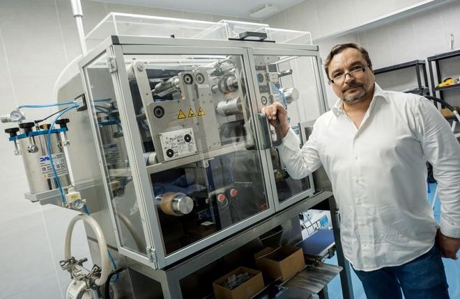 Cosmetics and Body Care Manufacturer visett Adopts V-Shapes Sachets for Innovative Single-Dose Packaging