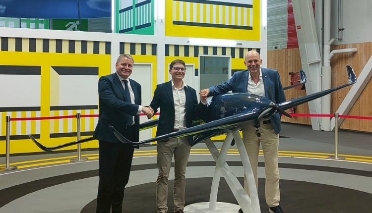 Photo of Ascendance Flight Technologies and Solvay representatives at the signing event. At the 2023 Paris Air Show, Solvay and Ascendance Flight Technologies have signed a partnership to collaborate in the development of innovative material and aerospace technologies for enhancing the safety, efficiency and sustainability of future aircraft. From left: Gerald Perrin, Solvay EMEA Business Manager; Jean-Christophe Lambert, CEO of Ascendance Flight Technologies and Stéphane Viala, Director of Engineering & Program at Ascendance Flight Technologies.